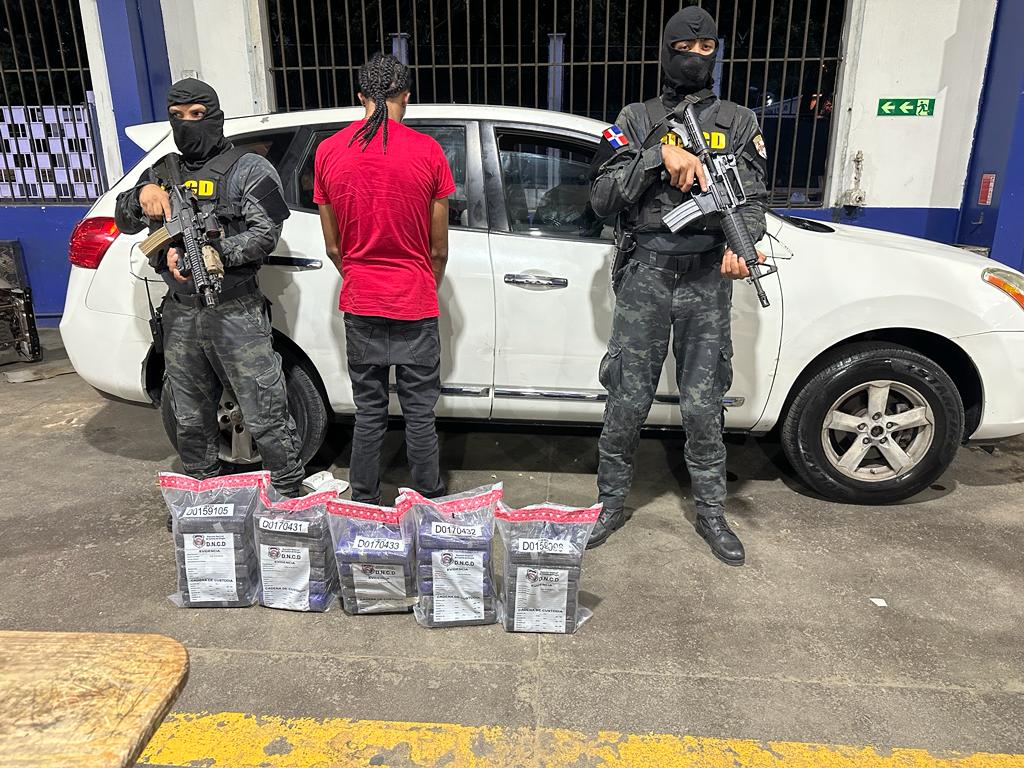 Incautan decenas de paquetes de presunta cocaína en Puerto Don Diego y